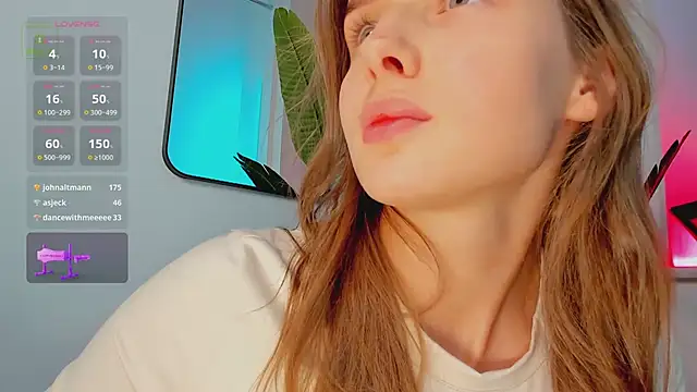 Snapshot of Whitney_Svonn chatting on 12/13/24, 10:51 Whitney Svonn online show from 12/13/24, 10:51