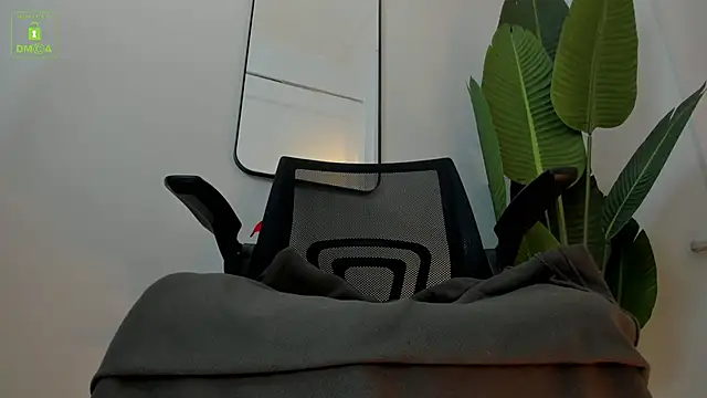 Snapshot of Whitney_Svonn chatting on 02/04/25, 03:57 Whitney Svonn online show from 02/04/25, 03:57