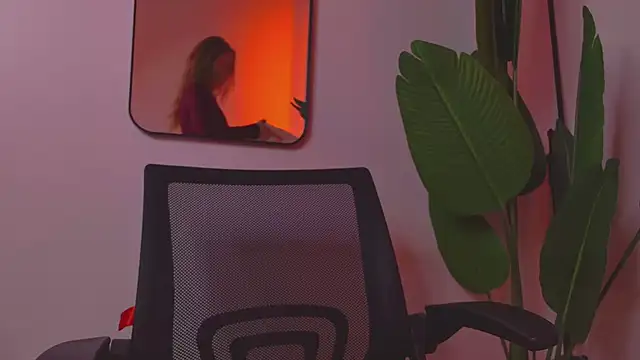 Snapshot of Whitney_Svonn chatting on 03/12/25, 07:17 Whitney Svonn online show from 03/12/25, 07:17