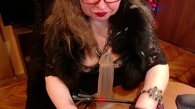 Snapshot of Miss_Tress chatting on 12/18/24, 12:43 Miss Tress online show from 12/18/24, 12:43