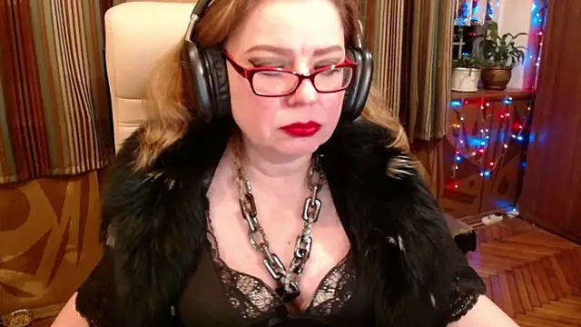 Miss Tress online show from 12/14/25, 10:36