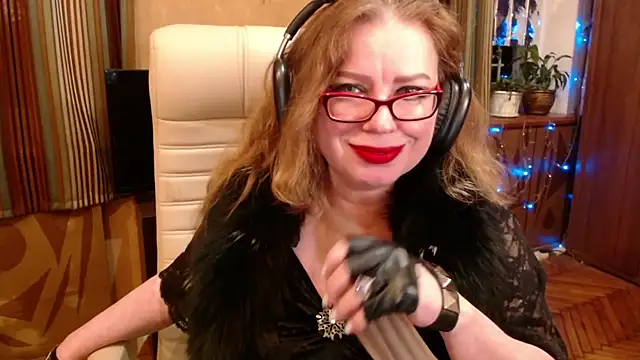 Miss Tress online show from 12/20/25, 09:44