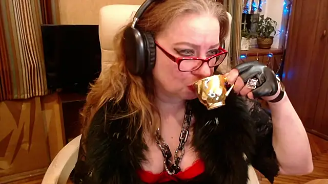 Miss Tress online show from 02/07/26, 09:51