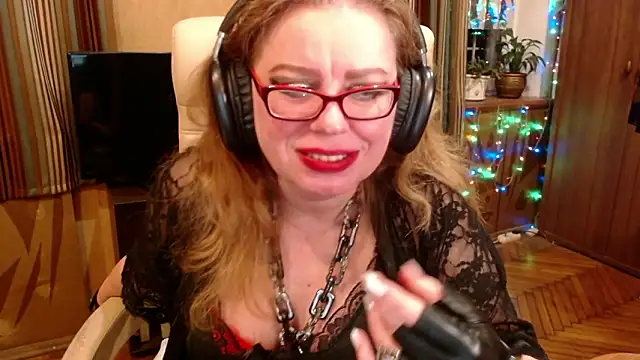 Snapshot of Miss_Tress chatting on 03/13/26, 10:16 Miss Tress online show from 03/13/26, 10:16