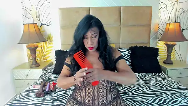 Snapshot of Lustfultshot chatting on 11/23/25, 02:44 Lustfultshot online show from 11/23/25, 02:44