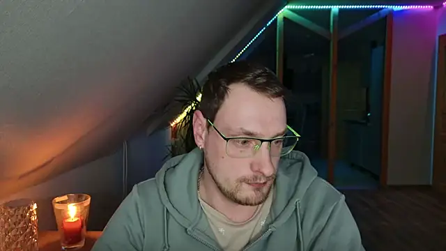 Snapshot of Relsxboy chatting on 01/27/25, 05:15 Relsxboy online show from 01/27/25, 05:15