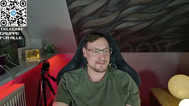 Snapshot of Relsxboy chatting on 09/27/25, 10:48 Relsxboy online show from 09/27/25, 10:48