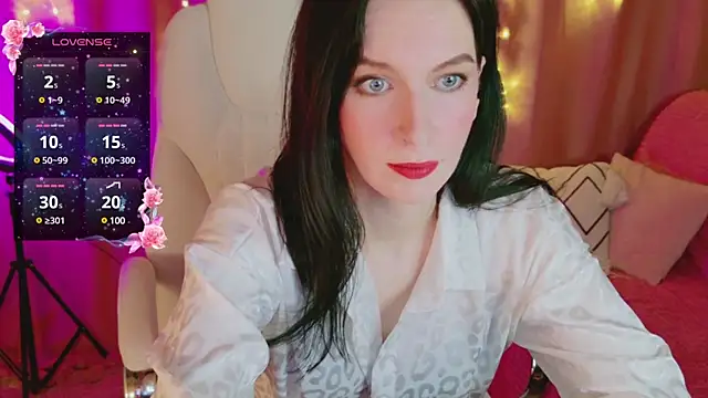 Snapshot of AndreaAshton chatting on 12/26/24, 05:30 AndreaAshton online show from 12/26/24, 05:30