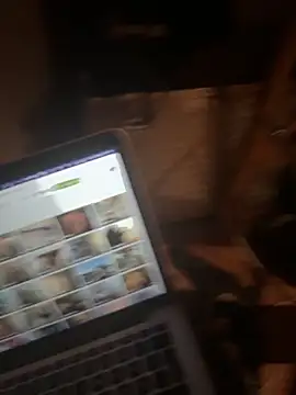 Snapshot of TweakyDude chatting on 09/09/25, 03:17 TweakyDude online show from 09/09/25, 03:17