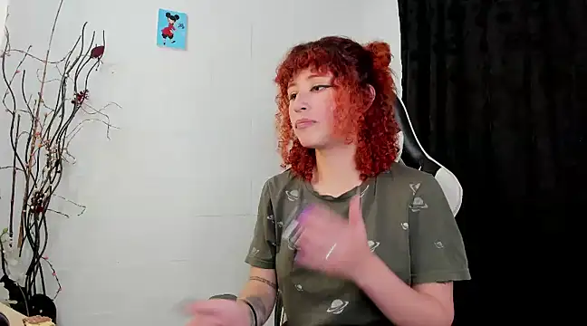 Snapshot of valent_27 chatting on 12/12/24, 03:54 valent 27 online show from 12/12/24, 03:54