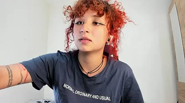 Snapshot of valent_27 chatting on 02/15/25, 02:26 valent 27 online show from 02/15/25, 02:26