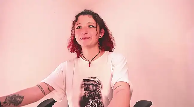 Snapshot of valent_27 chatting on 02/21/25, 10:17 valent 27 online show from 02/21/25, 10:17