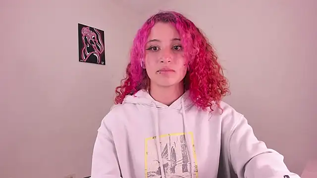 Snapshot of valent_27 chatting on 10/27/25, 04:16 valent 27 online show from 10/27/25, 04:16