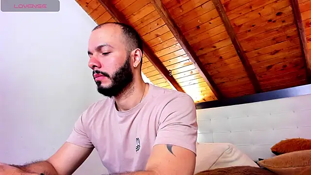 Tom Bailey online show from 10/28/25, 12:41