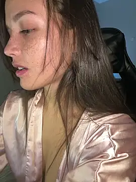 MisFrekcles  online show from 10/14/25, 09:21