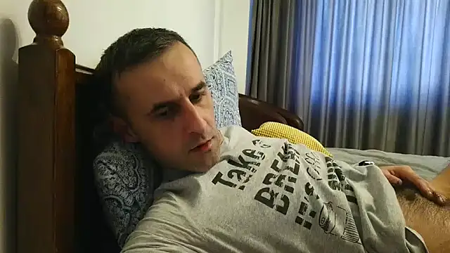 Snapshot of stevenpit chatting on 01/01/25, 11:49 stevenpit online show from 01/01/25, 11:49