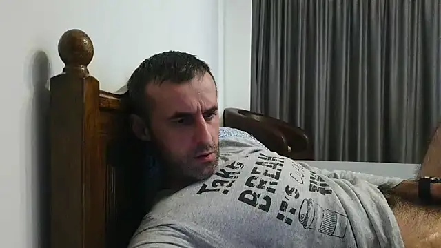 Snapshot of stevenpit chatting on 01/11/25, 03:52 stevenpit online show from 01/11/25, 03:52