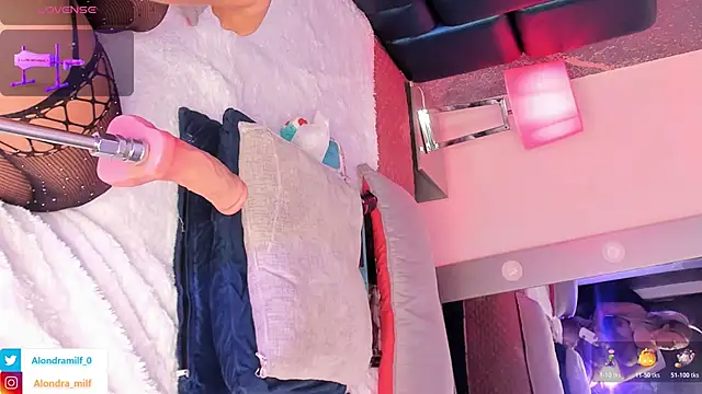 Snapshot of ALONDRAMILF chatting on 11/03/25, 01:19 ALONDRAMILF online show from 11/03/25, 01:19