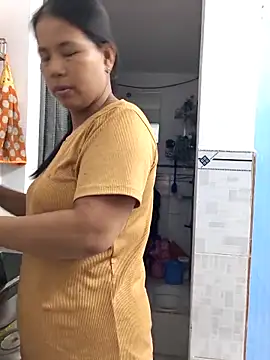 Snapshot of Lanyingxin18 chatting on 02/16/26, 12:18 Lanyingxin18 online show from 02/16/26, 12:18