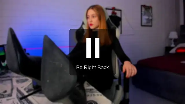 Snapshot of LolaLemona chatting on 02/24/25, 02:04 LolaLemona online show from 02/24/25, 02:04