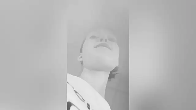 Snapshot of LolaLemona chatting on 09/15/25, 12:27 LolaLemona online show from 09/15/25, 12:27