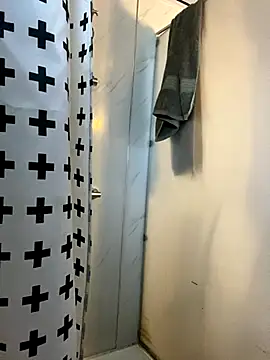 Snapshot of Sweetpasses chatting on 10/10/25, 10:53 Sweetpasses online show from 10/10/25, 10:53