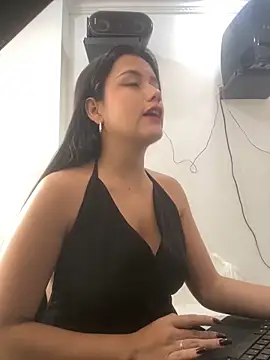 Snapshot of AbbyMillerrr chatting on 12/12/24, 08:21 AbbyMillerrr online show from 12/12/24, 08:21