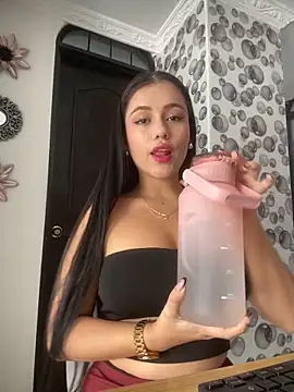 Snapshot of AbbyMillerrr chatting on 09/24/25, 04:43 AbbyMillerrr online show from 09/24/25, 04:43