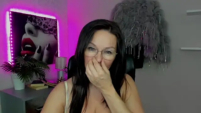 HelenLuxx online show from 03/16/25, 07:26