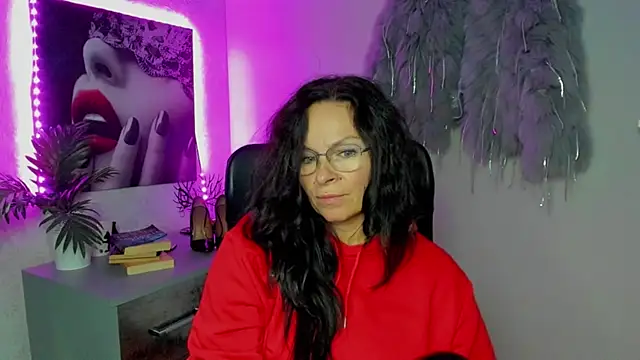 HelenLuxx online show from 10/16/25, 05:47