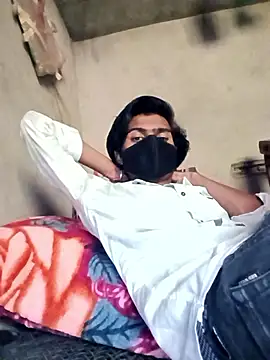 Snapshot of Yasha_14C_Creator chatting on 11/13/25, 04:44 Yasha 14C Creator online show from 11/13/25, 04:44