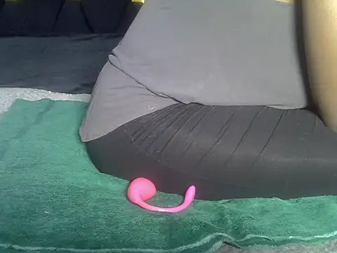 Snapshot of Its_tyra chatting on 03/19/26, 02:54 Its tyra online show from 03/19/26, 02:54