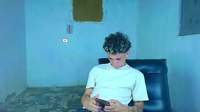 Snapshot of mateodeamjo chatting on 03/17/26, 01:10 mateodeamjo online show from 03/17/26, 01:10