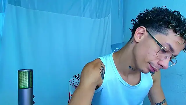 Snapshot of mateodeamjo chatting on 04/21/26, 02:51 mateodeamjo online show from 04/21/26, 02:51