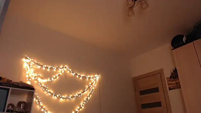 amber quell here online show from 03/06/25, 06:16