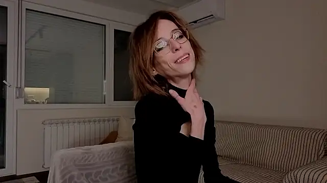 amber quell here online show from 11/08/25, 04:18