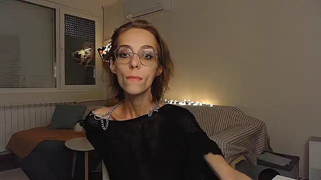 amber quell here online show from 05/24/26, 04:01