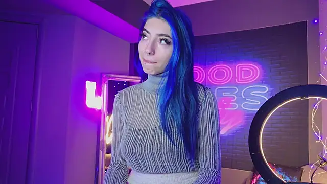 Snapshot of AriaVoss chatting on 12/11/24, 08:18 AriaVoss online show from 12/11/24, 08:18