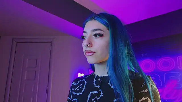 Snapshot of AriaVoss chatting on 12/23/24, 08:36 AriaVoss online show from 12/23/24, 08:36