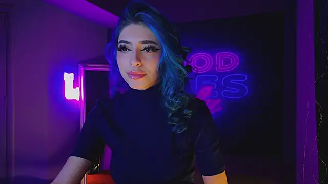 Snapshot of AriaVoss chatting on 12/30/24, 02:31 AriaVoss online show from 12/30/24, 02:31