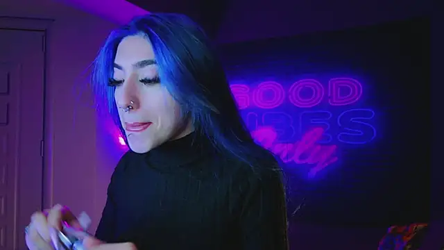 Snapshot of AriaVoss chatting on 01/14/25, 09:30 AriaVoss online show from 01/14/25, 09:30