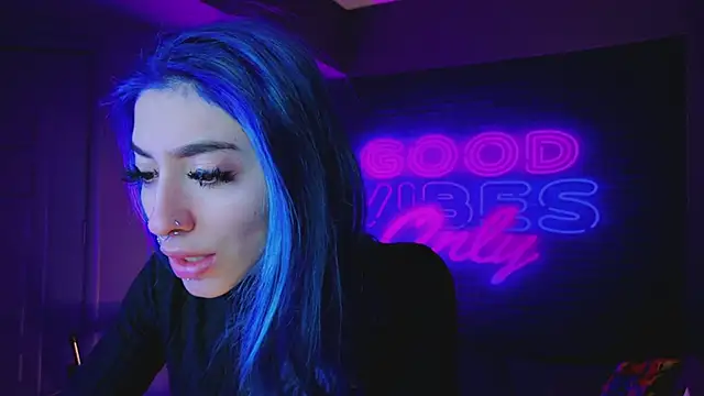 Snapshot of AriaVoss chatting on 01/18/25, 08:30 AriaVoss online show from 01/18/25, 08:30