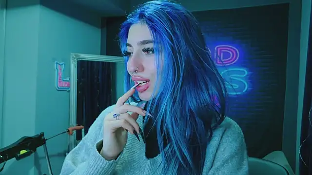 Snapshot of AriaVoss chatting on 01/21/25, 08:21 AriaVoss online show from 01/21/25, 08:21