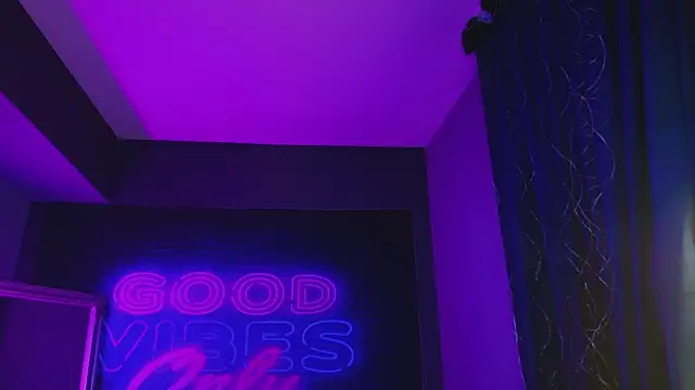 Snapshot of AriaVoss chatting on 01/31/25, 03:20 AriaVoss online show from 01/31/25, 03:20