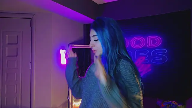 Snapshot of AriaVoss chatting on 02/04/25, 09:10 AriaVoss online show from 02/04/25, 09:10