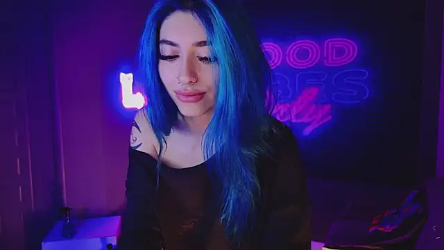 Snapshot of AriaVoss chatting on 02/07/25, 02:40 AriaVoss online show from 02/07/25, 02:40