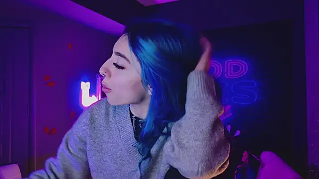 Snapshot of AriaVoss chatting on 02/15/25, 09:48 AriaVoss online show from 02/15/25, 09:48