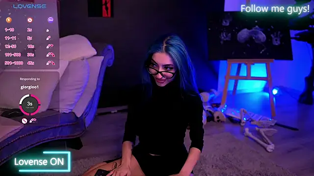 Snapshot of AriaVoss chatting on 10/12/25, 08:52 AriaVoss online show from 10/12/25, 08:52