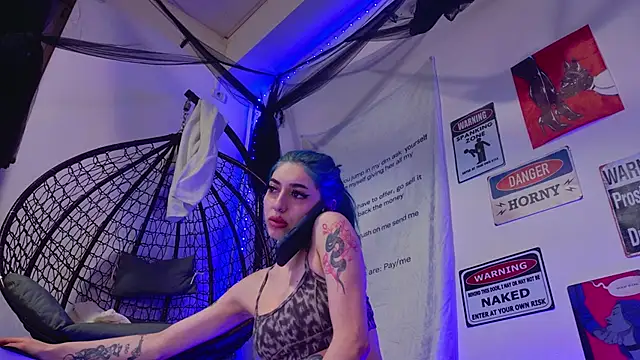 Snapshot of AriaVoss chatting on 03/15/26, 06:14 AriaVoss online show from 03/15/26, 06:14