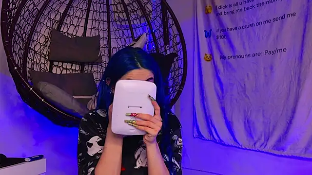 Snapshot of AriaVoss chatting on 04/04/26, 08:39 AriaVoss online show from 04/04/26, 08:39